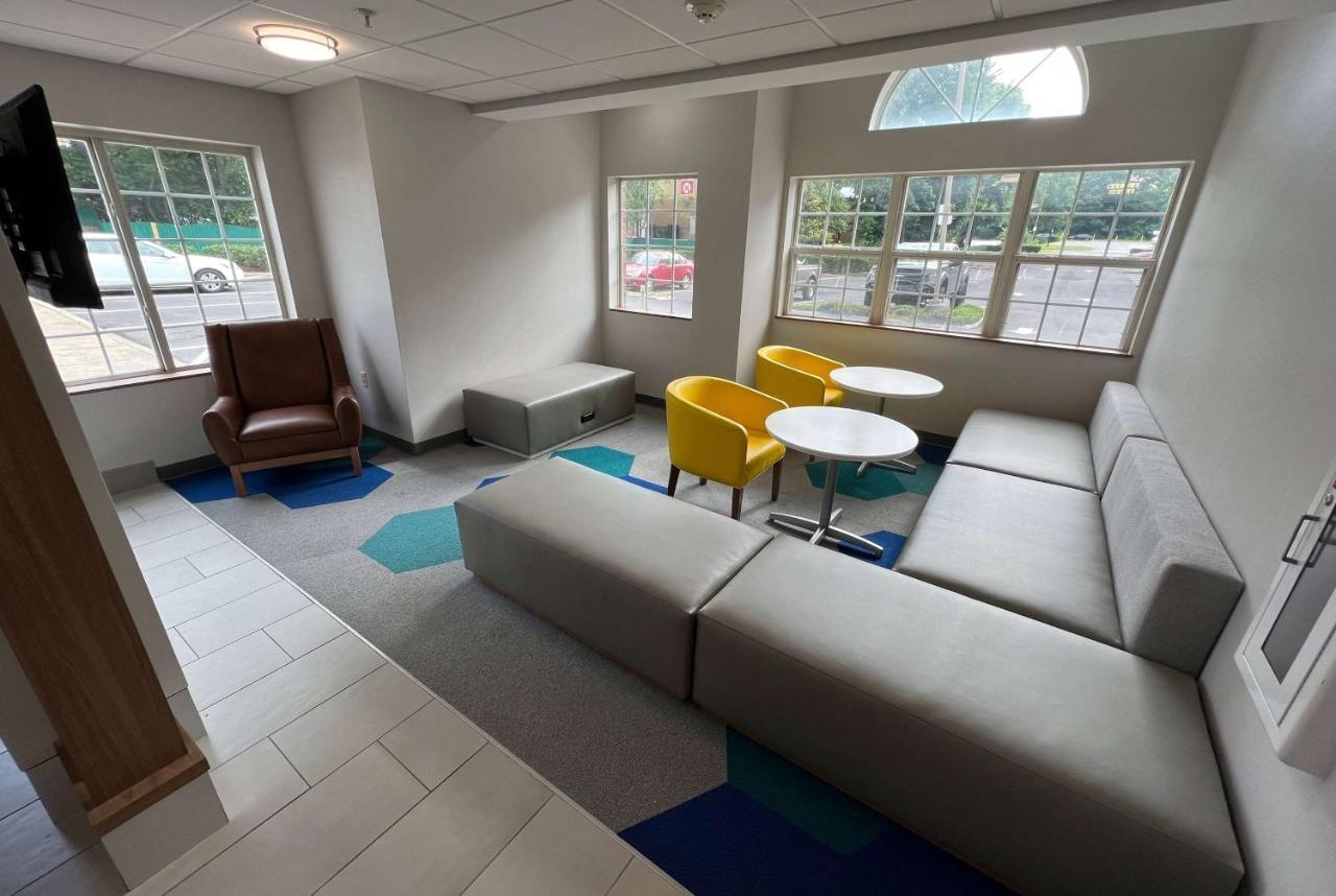 Microtel Inn & Suites By Wyndham Charlotte/Northlake Exterior foto